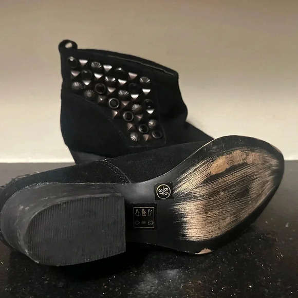 Chinese Laundry booties 6.5 - Picture 2 of 7